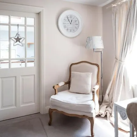 Holiday home Apple -- Luxury At Bellingham Estate Castlebellingham