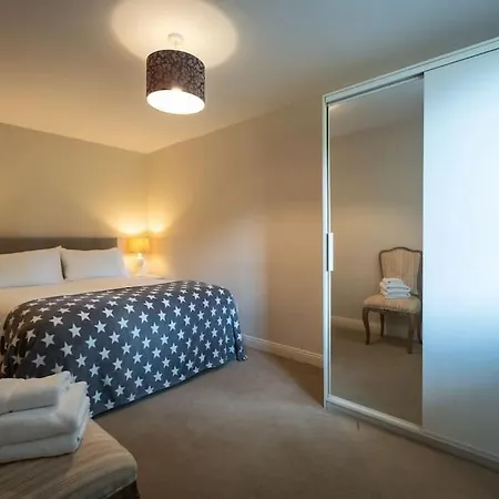 Apple -- Luxury At Bellingham Estate Holiday home *